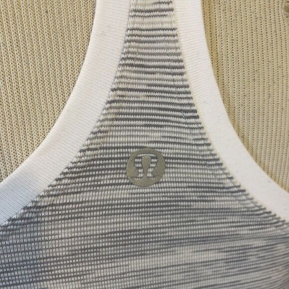 Lululemon tank top 4 (4918) - Picture 6 of 8